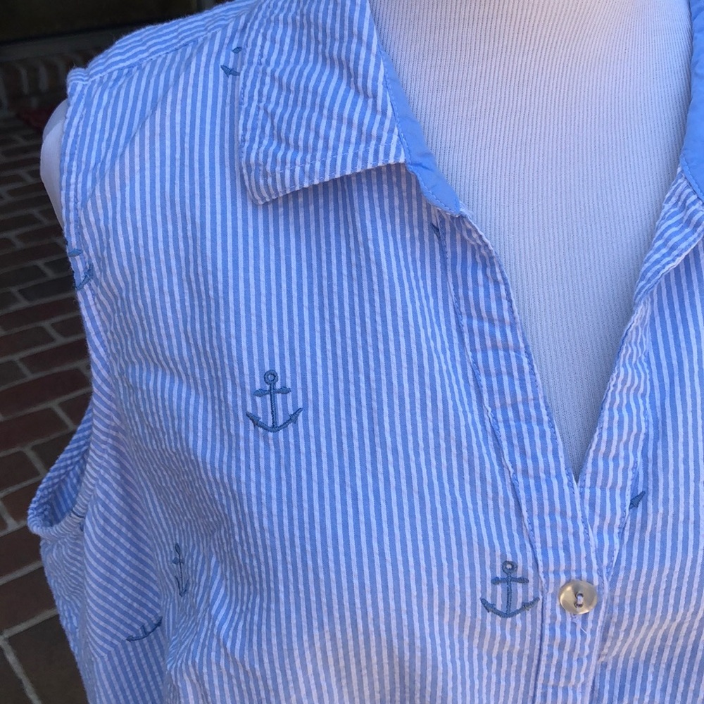 Karen Scott 2X button down tank. - Picture 2 of 6